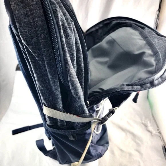 The North Face Borealis Navy Laptop Backpack - Picture 9 of 10